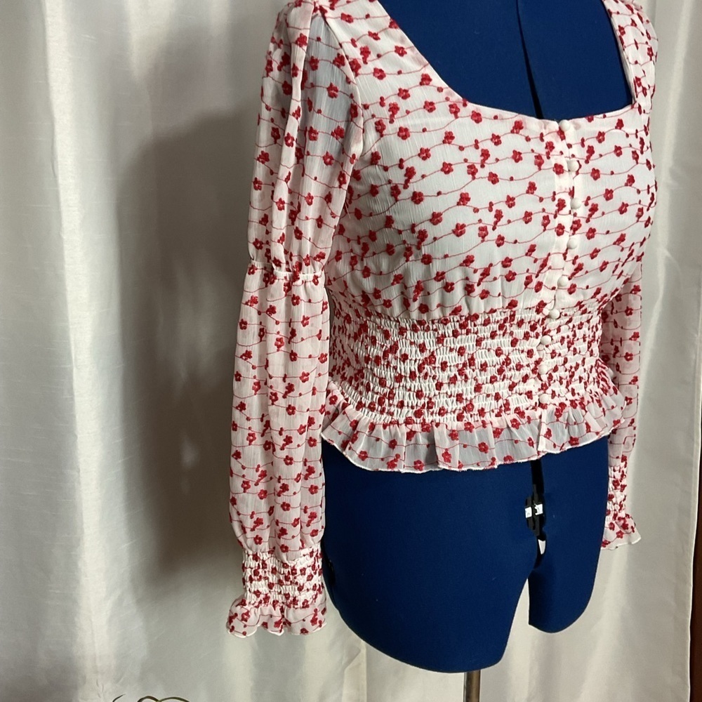 Woman’s Code x Mode Embroidered Top - Picture 4 of 11